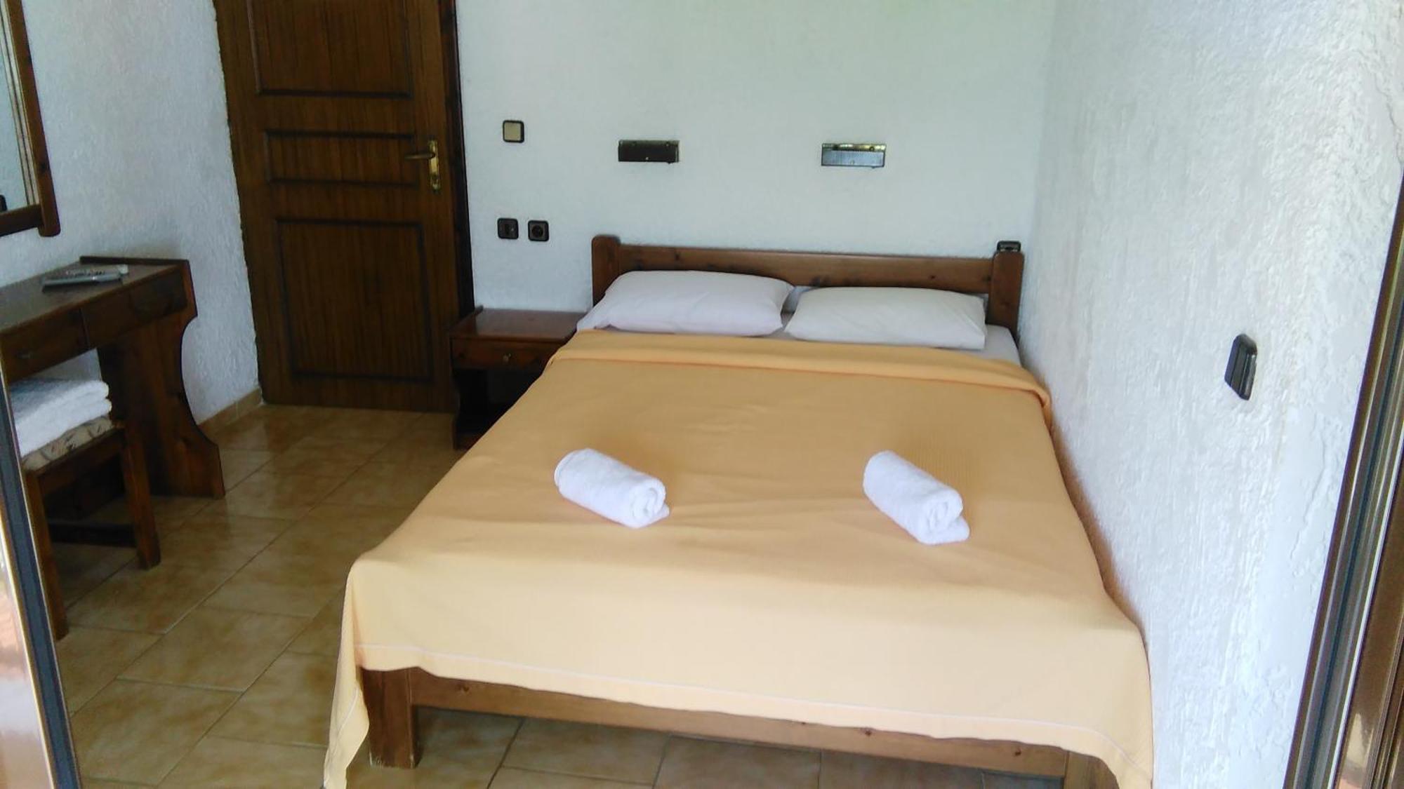 Hotel Lefkes Paralía Skotínis Værelse billede