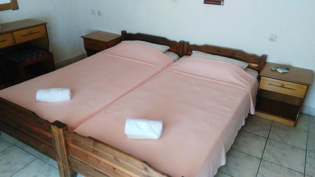 Hotel Lefkes Paralía Skotínis Eksteriør billede
